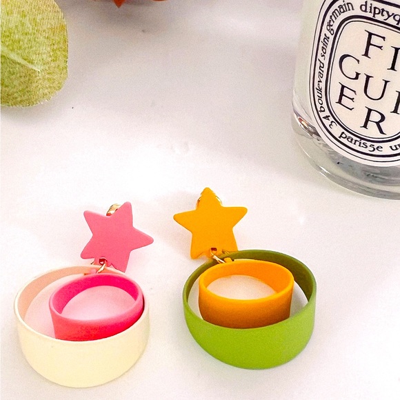 Earrings - Picture 1 of 1